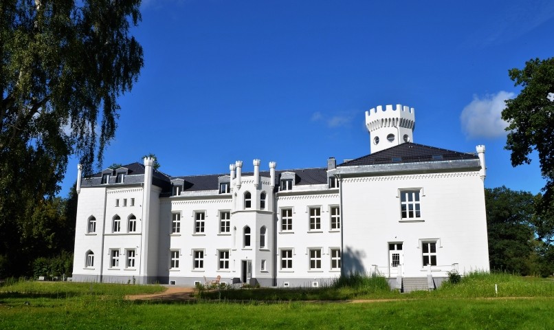 Park mit Terrasse