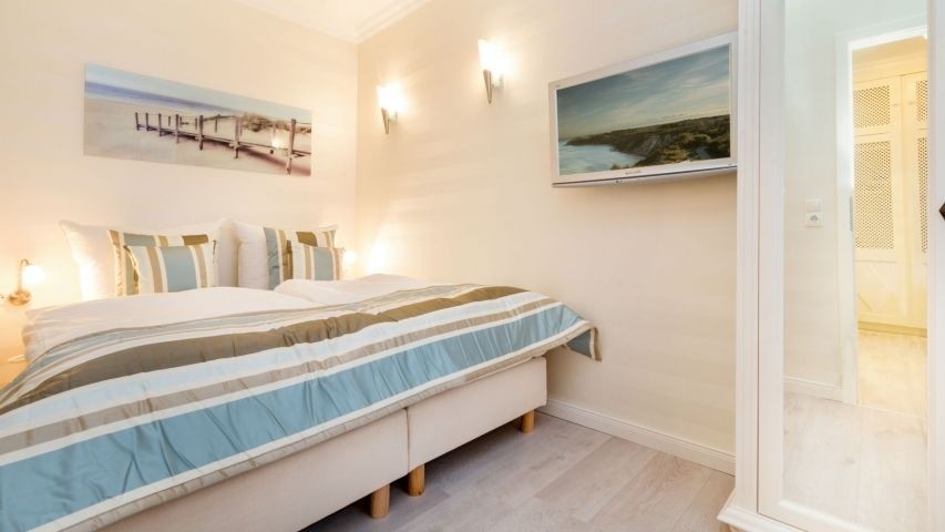 2. Schlafzimmer