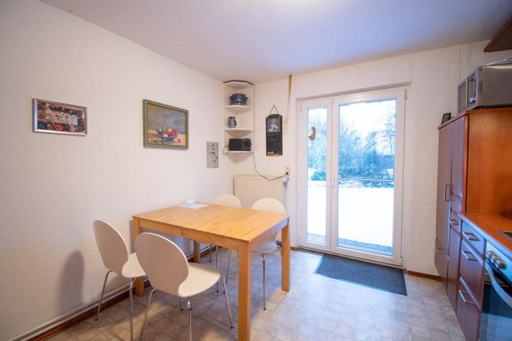 Blick Küche zum Terrassenausgang