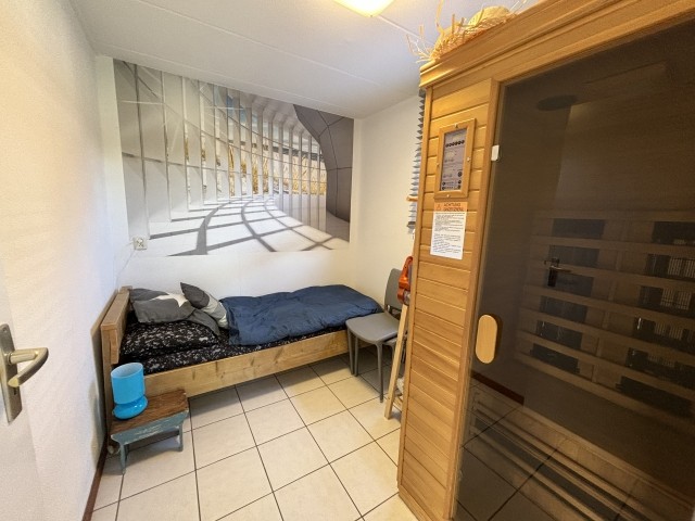 Schlafen Erdgeschoss mit Infrarot Sauna 