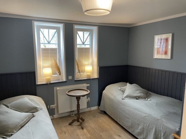 Schlafzimmer mit 2 Einzelbetten im EG