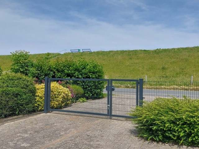 Blick auf den Deich