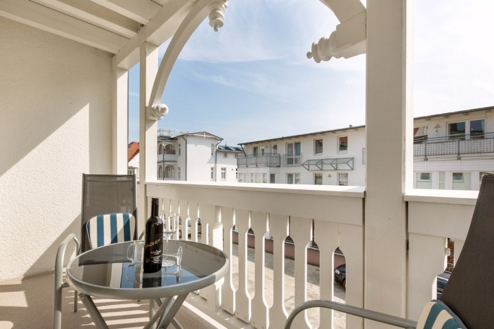Der bequem möblierte Südostbalkon
