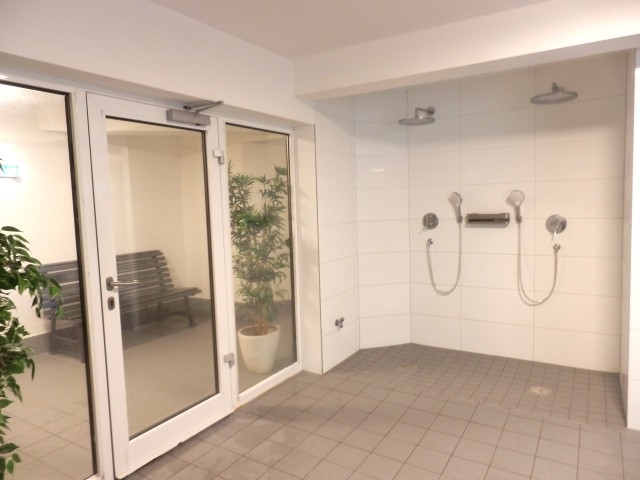 Duschbereich Schwimmbad