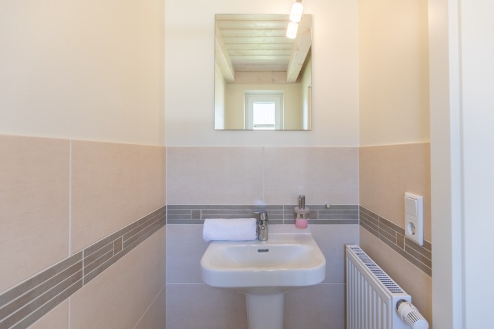 Wolken Blick: Gäste-WC