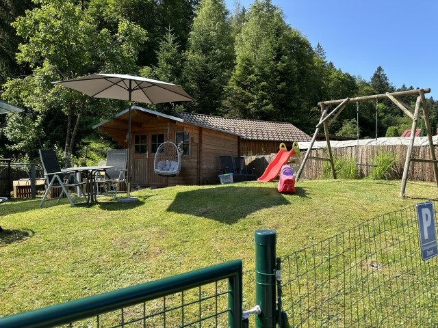 80qm eingezäunter Garten mit Spielplatz