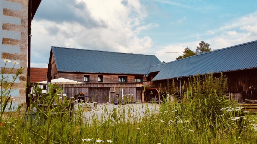 Blick auf das Loft und den Dreiseithof