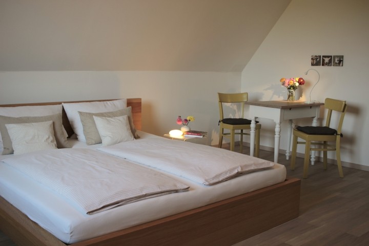 Schlafzimmer 1