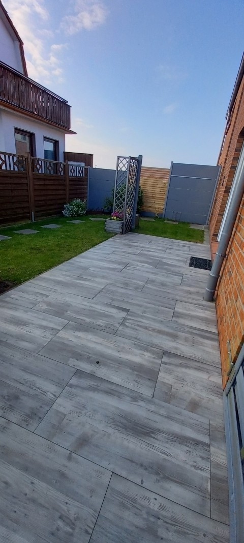 Garten mit Sicht nach hinten