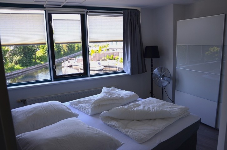 Schlafzimmer 1