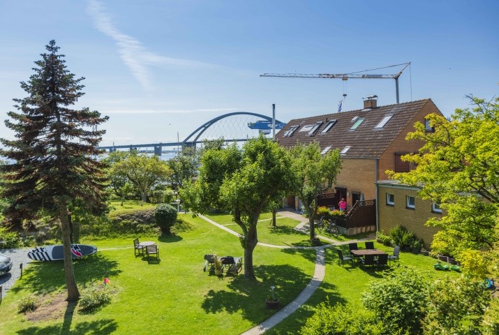 Gesamtaufnahme des Gartens Beelitz Ferienvermietung Fehmarnsund