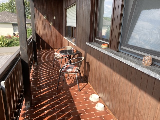 In der Abendsonne auf dem Balkon, hier darf auch geraucht werden