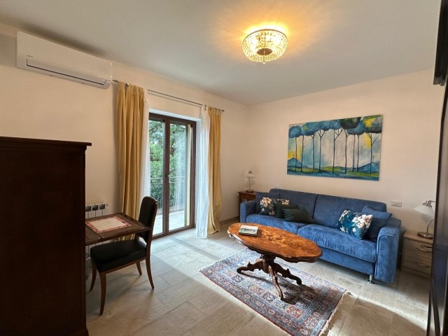 Das blaue Zimmer (Wohn-/Schlafzimmer)