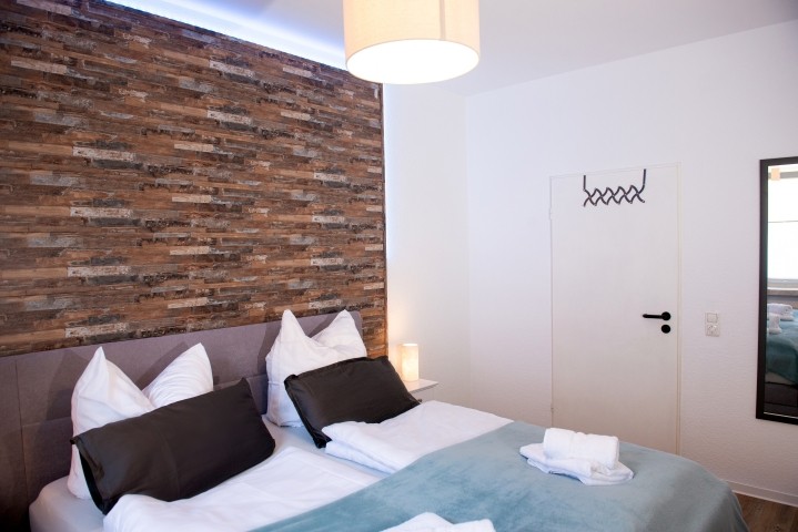 Schlafzimmer 1