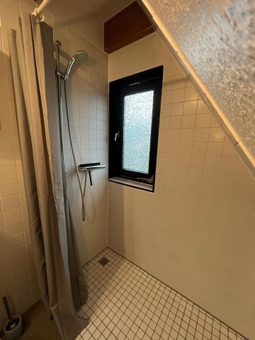 Dusche im Badezimmer 