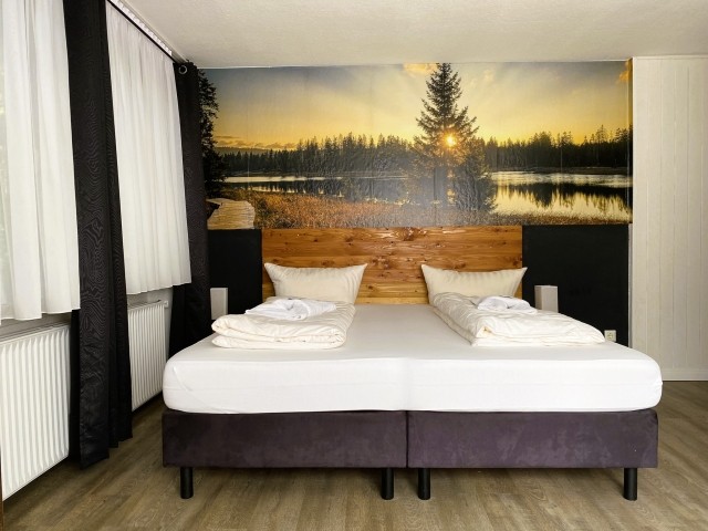 Bett Schlafzimmer Erdgeschoss