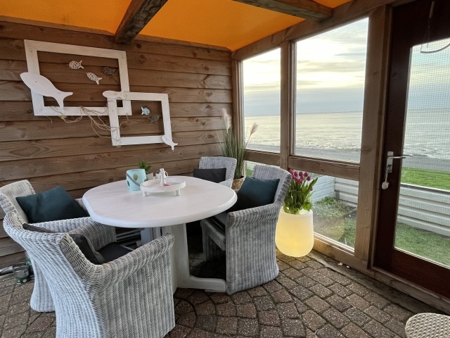 überdachte Terrasse mit Meerblick! 