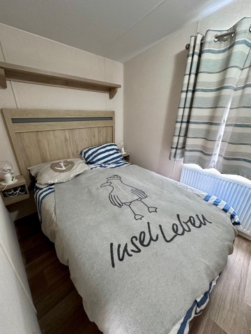 1. Schlafzimmer mit Doppelbett
