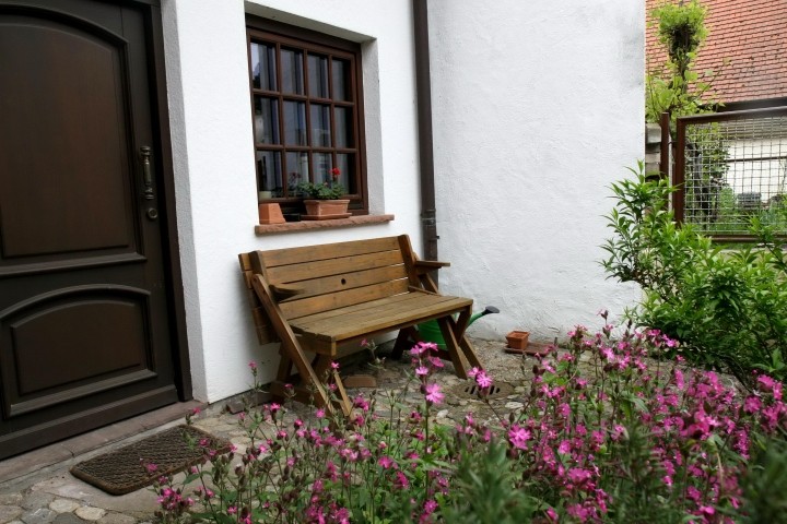 Tisch-Bank im Außenbereich