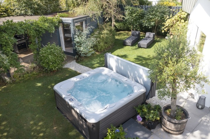 Whirlpool mit 38,5 Grad