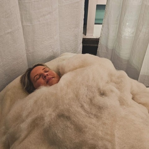 Das bekannte Schafwollbad in unserer Yoga-und Ayurvedapraxis