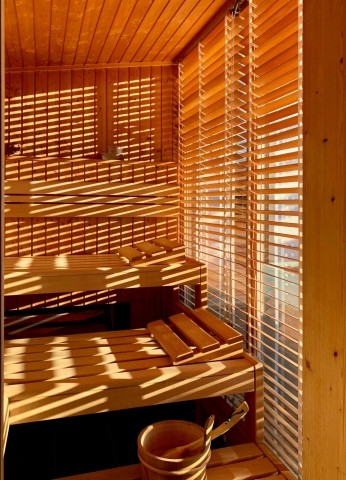 Sauna mit Blick in die Berge