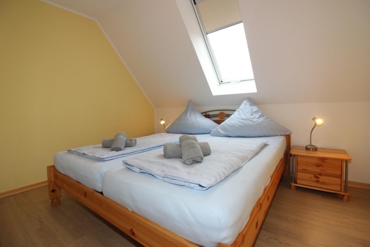 Schlafzimmer   1