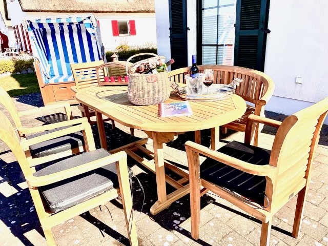 Teakholzterassenmöbel mit Strandkorb