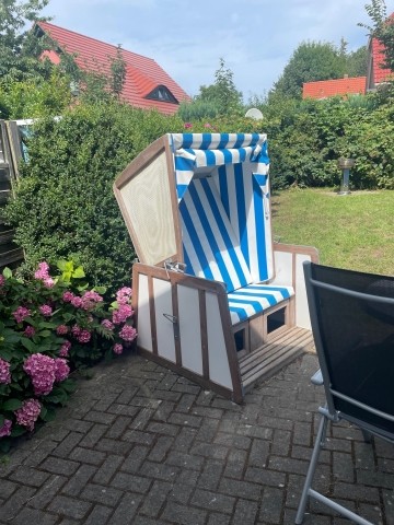Terrassenmöbel und Strankorb