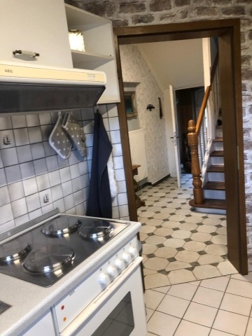Küche mit Blick in den Flur
