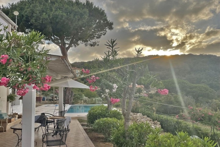 Villa Bianca Terra Insel Elba mit eigenem Pool für bis zu 5 Personen