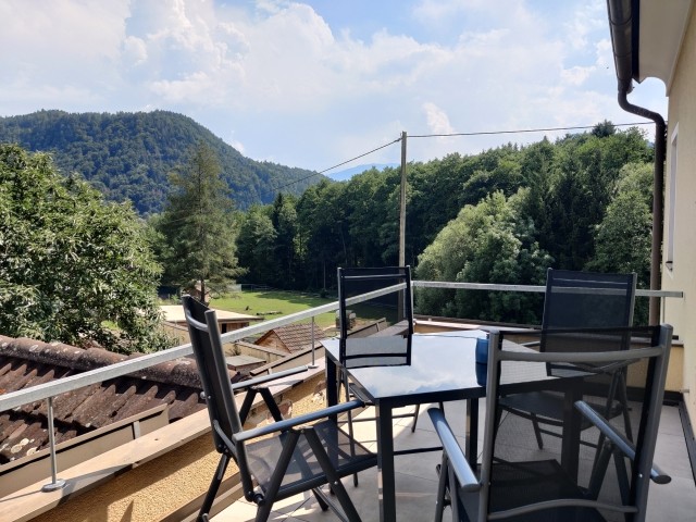 Balkon mit Sitzmöglichkeiten