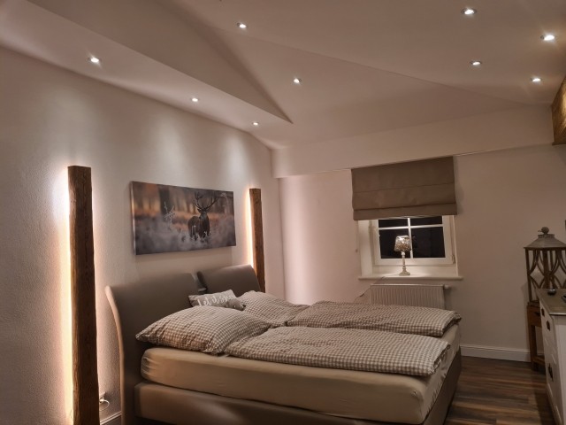Schlafzimmer 1- Bett 180 x 200