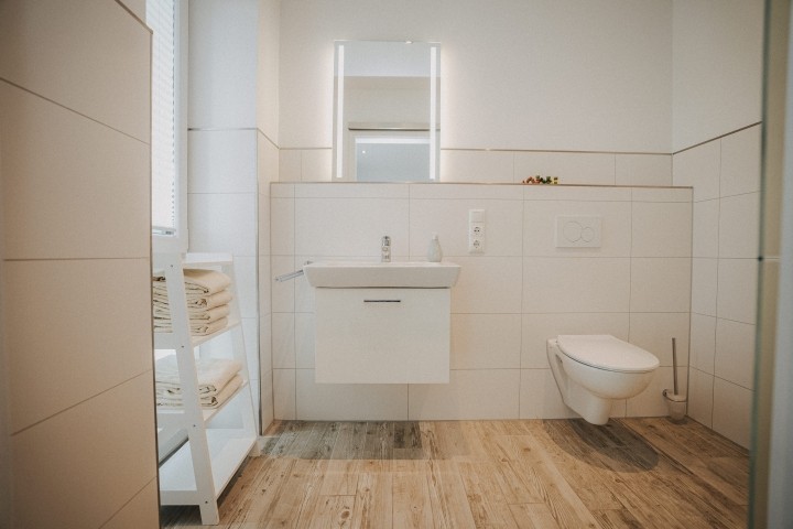 Ab Schlafzimmer Zugang zum Fenster-Duschbad