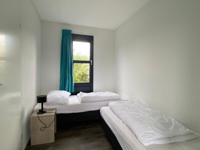 sowie ein Jugendschlafzimmer sind vorhanden