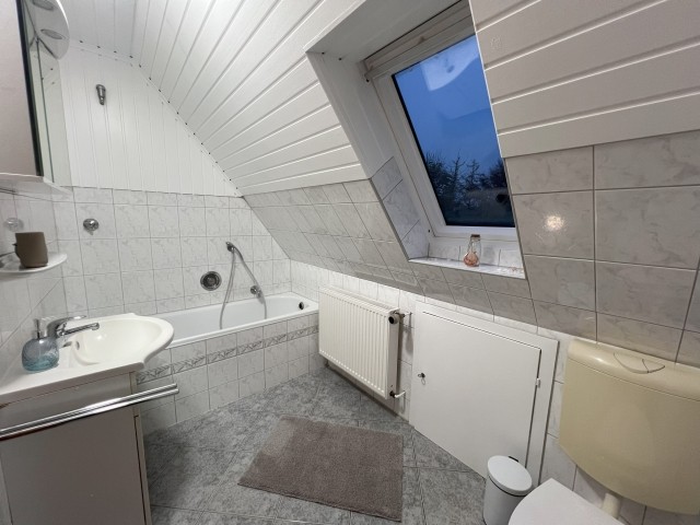 Badezimmer Obergeschoss Badewanne