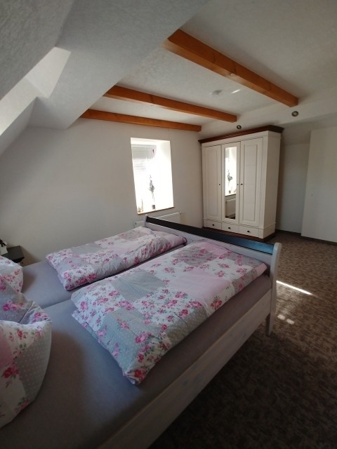 Schlafzimmer 2