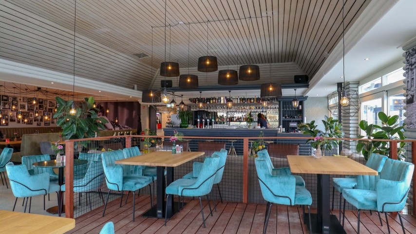 Das Parkrestaurant ist toll eingerichtet