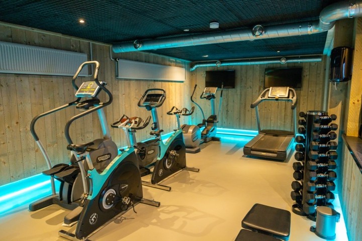 und Fitnesseinrichtungen
