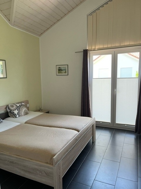 Schlafzimmer 1