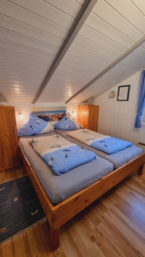 Schlafzimmer mit 1,80m Doppelbett 