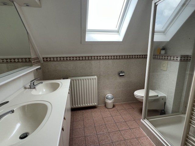 Badezimmer mit Dusche
