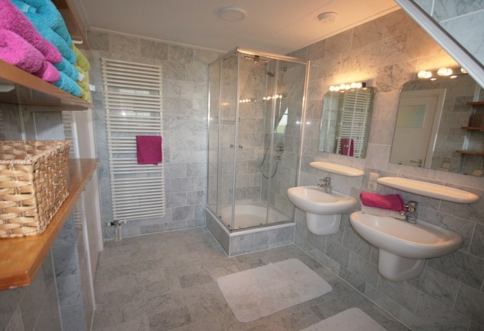Badezimmer oben