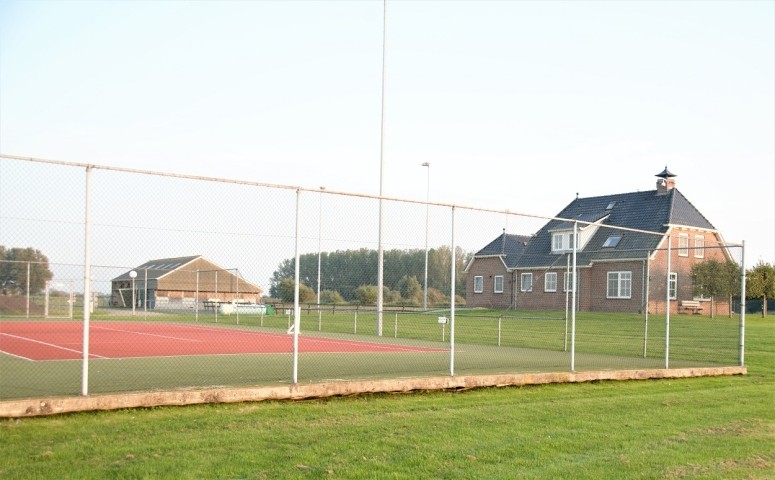 Tennisplatz zu nutzen