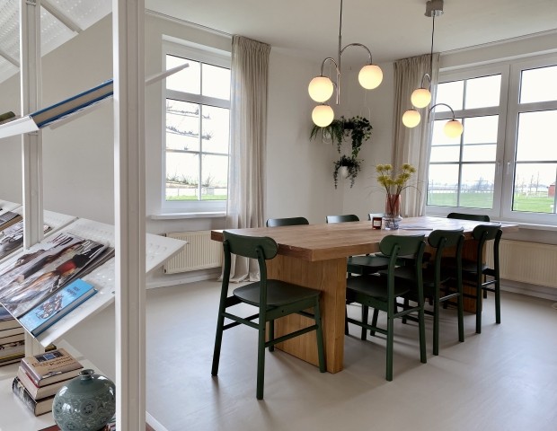 Esstisch im Wohnzimmer