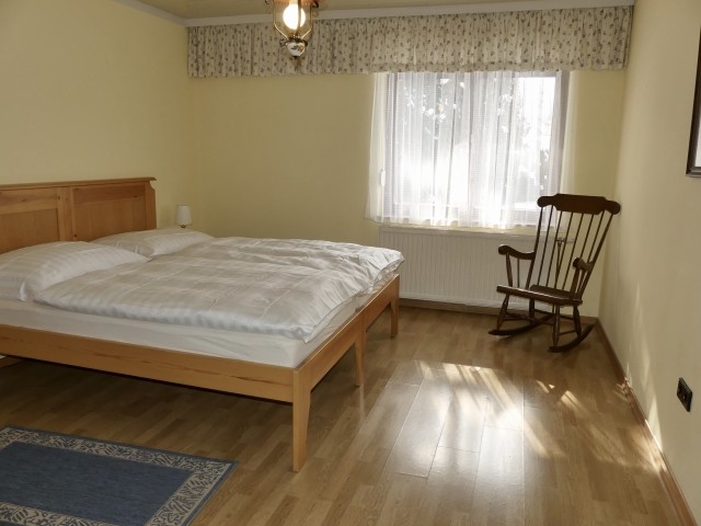 Schlafzimmer Nr. 1 im Gartengeschoss