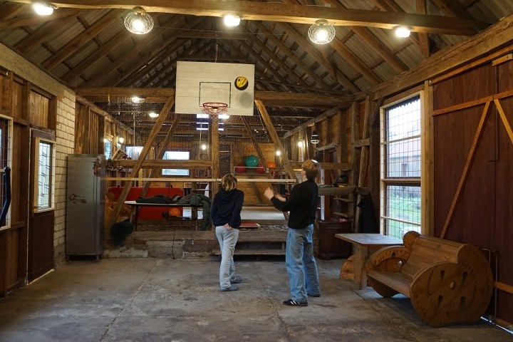 Stall für Leibesübungen: Basketball