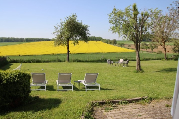 Traumhaftes, umzäuntes  Grundstück am Ortsrand mit Blick in die Weite