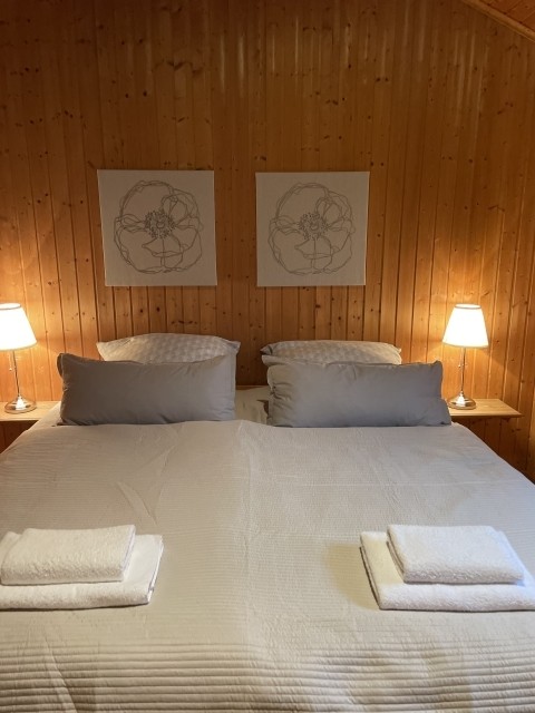 Elternschlafzimmer mit 1 Doppelbett