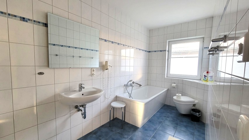 Badezimmer 2